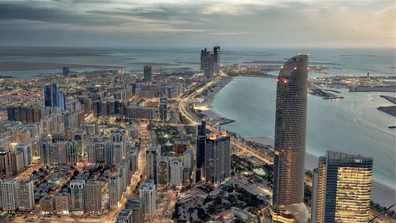 أبوظبي أطلقت العديد من المبادرات والبرامج الداعمة للاقتصاد الوطني. أرشيفية