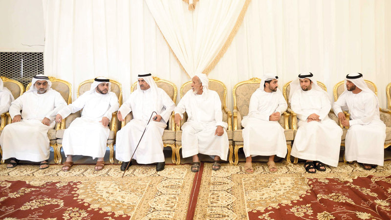 حمد بن محمد الشرقي أعرب خلال زيارته مجلس العزاء عن خالص تعازيه وصادق مواساته لأسرة الشهيد. وام