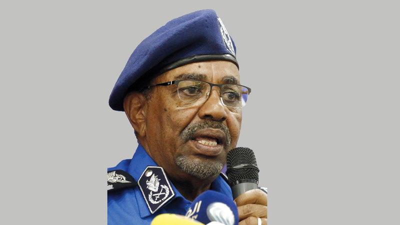 البشير: «أحياناً نُجبر على استخدام السلاح، في أقل درجة ممكنة، لحفظ الأمن». أرشيفية