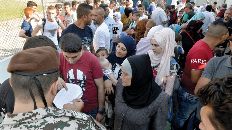 النازحون السوريون في لبنان يعانون ظروفاً معيشية صعبة. إيه.بي.أيه