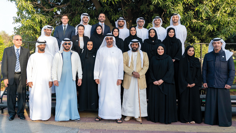 محمد بن زايد تبادل مع الفريقين الحديث حول مبادرة عام زايد وصرح زايد المؤسس. من المصدر