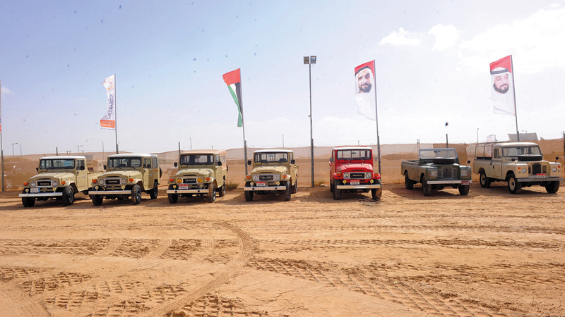 معرض السيارات الكلاسيكية في المهرجان محطة جذب للزوار. من المصدر