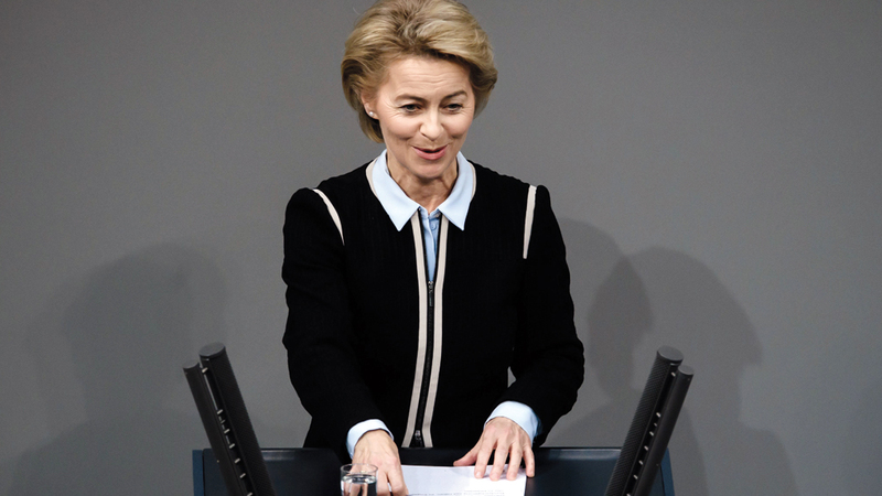 وزيرة الدفاع الألمانية تعتقد أن الروابط بين طرفي الأطلسي خاصة وعاطفية أيضاً. يو.بي.آي