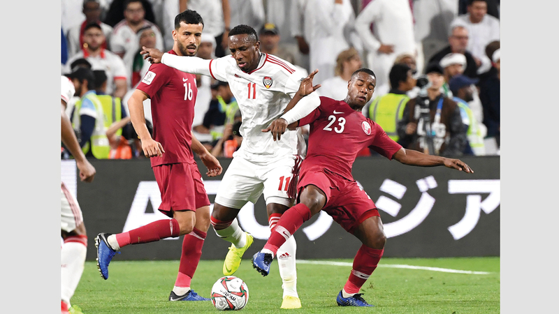 أحمد خليل تعرَّض لرقابة لصيقة في الشوط الثاني. تصوير: إريك أرازاس