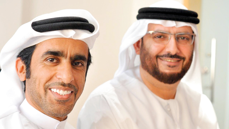 الشاعران محمد بالعبد المهيري وعوض الدرمكي. من المصدر