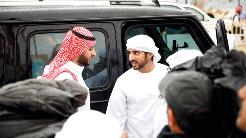 حمدان بن محمد خلال حضوره ختام فعاليات مهرجان الهجن العربية الأصيلة. من المصدر