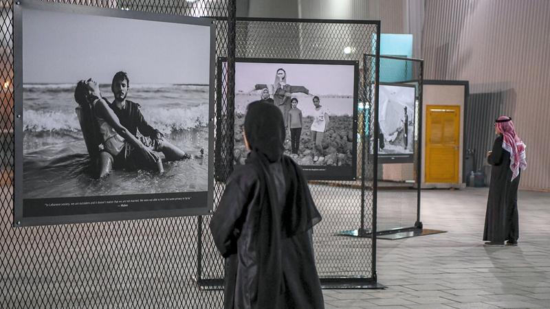 المعرض الذي افتتح في «السركال أفنيو» يطرح قضايا وأزمات إنسانية.

تصوير: أشوك فيرما