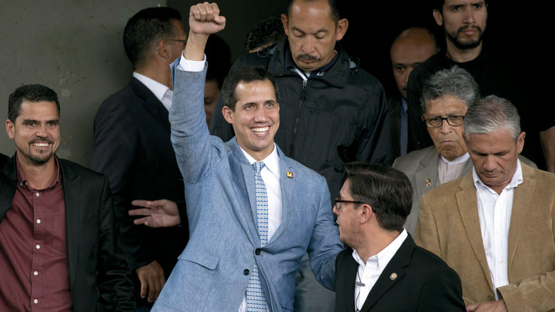 غوايدو حظي باعتراف أميركي وغربي فوري.  أ.ب