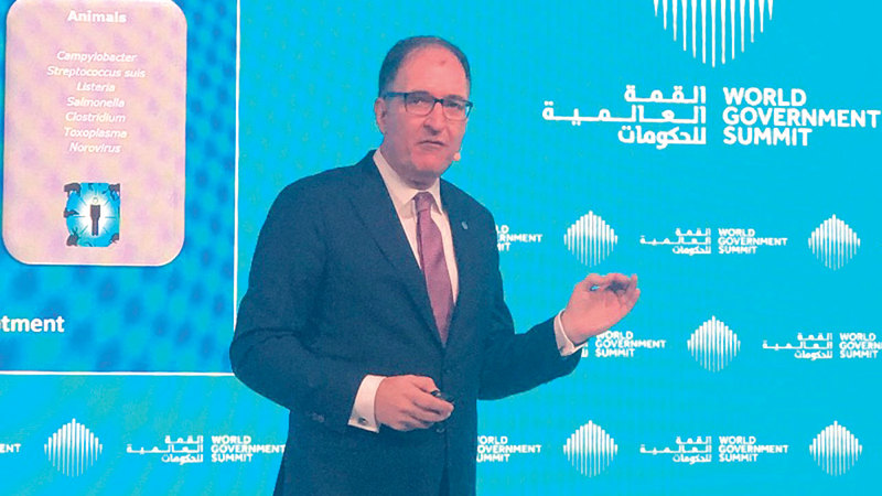 الدكتور بيتر سيبرجر: «على الدول الإنفاق على ابتكار لقاحات للأمراض لتفادي موت مزيد من البشر».