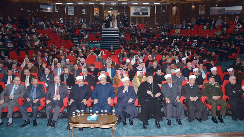 آل مالك أكد حرص الإمارات على التعامل الحضاري والإنساني مع أبناء الجنسيات المقيمة على أرضها.

وام