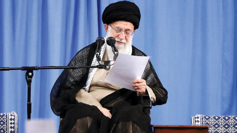 خامنئي استند في حكمه على إبقاء الفرق السياسية ضعيفة.  رويترز