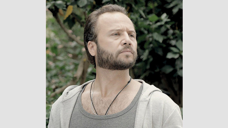 نخبة من النجوم السوريين يشاركون في بطولة المسلسل. من المصدر