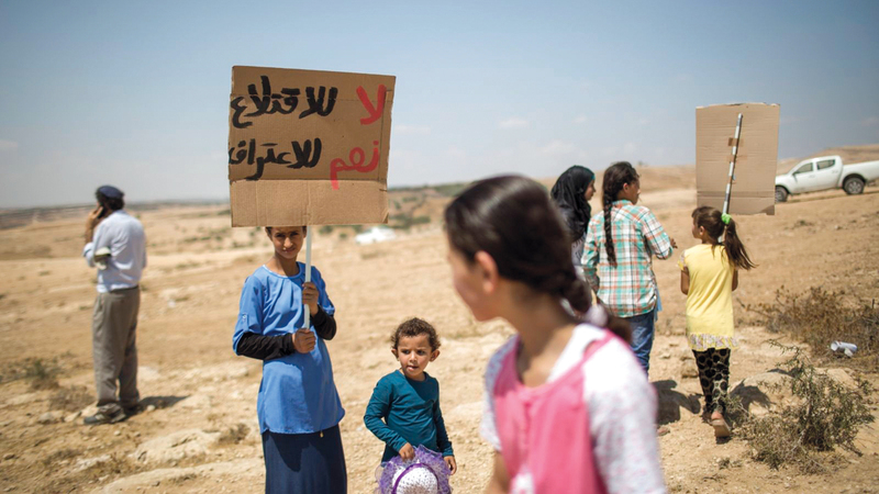 إسرائيل تنوي اقتلاع بدو النقب لصالح إنشاء معسكرات لجيشها ومشروعات اقتصادية. الإمارات اليوم