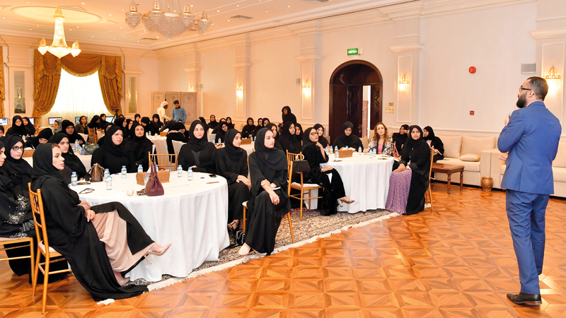 عبدالله العمري خلال إحدى الورش.

تصوير: نجيب محمد
