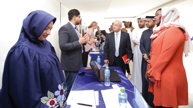 شارك بالمعرض نحو 60 مشاركاً من ممثلي الشركات

وعدد كبير من الطلاب.

من المصدر