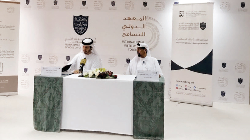 الشيباني والمري خلال الإعلان عن إطلاق برنامج «خبير التسامح». الإمارات اليوم