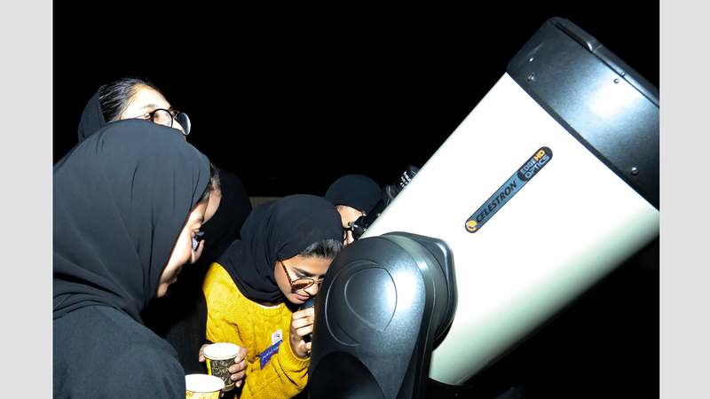 برنامج «الفلك» الذي عرّف الفتيات بأهم المعلومات المتعلقة بالفضاء وعلومه. من المصدر