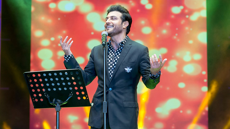 ماجد المهندس اعتلى المسرح وسط صيحات من جمهوره. من المصدر