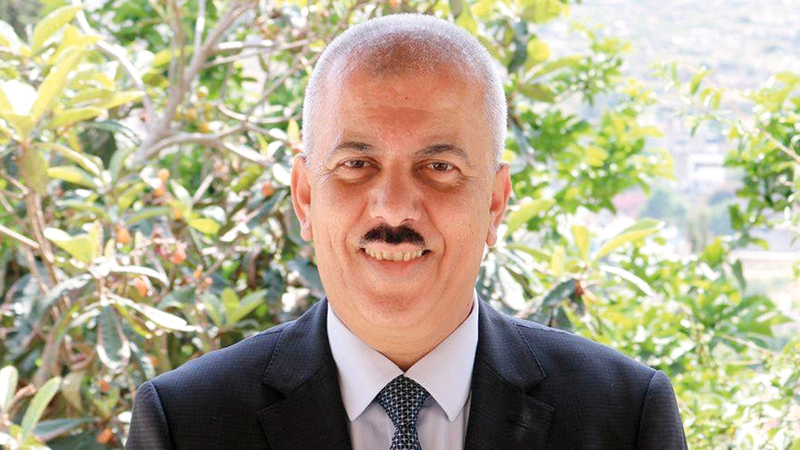 حنا عيسى: «مصادقة إسرائيل على بناء آلاف الوحدات الاستيطانية الجديدة في شمال وجنوب القدس، يأتي ضمن إجراءاتها لاستكمال تهويد المدينة، وفصلها بالكامل عن محيطها الفلسطيني».