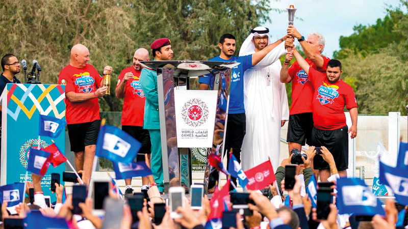 احتفال «أدنوك» باستقبال شعلة الأمل. من المصدر