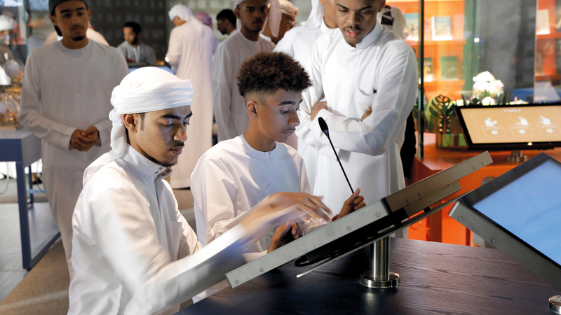 وفود من مدارس وجامعات عدة على مستوى الدولة زارت المتحف. من المصدر