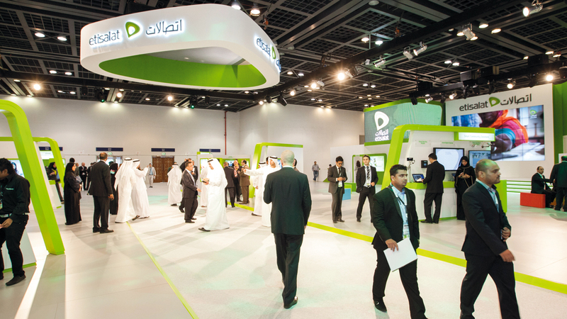 تطبيق «رسائل المؤسسات» eMessag يوفر حلول رسائل نصية متنوّعة للأعمال والشركات. تصوير: أحمد عرديتي