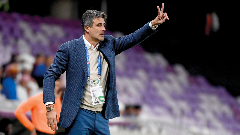 مدرب العين السابق والهلال حالياً زوران.  تصوير: إريك أرازاس