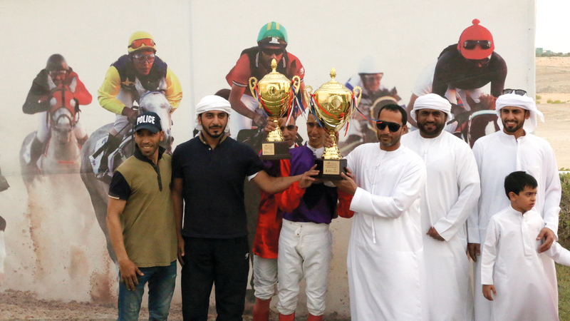 نادي ليوا نظّم فعاليات احتفى فيها باليوم الرياضي الوطني، بإقامة سباق الخيول العربية بمدينة زايد في منطقة الظفرة. من المصدر