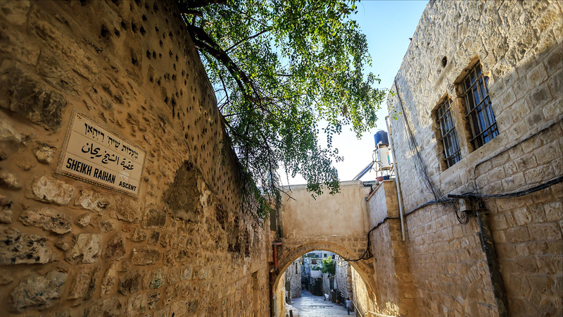 العقبات في أزقة البلدة القديمة بالقدس أبرز المعالم التاريخية والأثرية الشاهدة على عروبة المكان. الإمارات اليوم