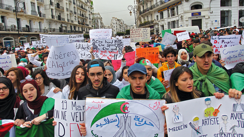 تظاهرة في الجزائر العاصمة ضد بقاء الرئيس بوتفليقة. أ.ف.ب