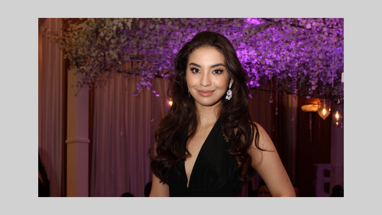 مانوهارا أوليديا هي شخصية ملكيّة مثيرة للجدل، كانت عارضة أندونسية، ومن ثم تزوجت الأمير الماليزي تونجكو فخري في عام 2008.