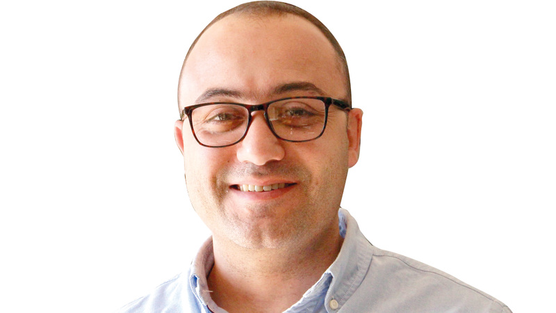 مدير جمعية «مركز برج اللقلق» المجتمعي والمشرف العام على اللعبة منتصر إدكيك.  من المصدر