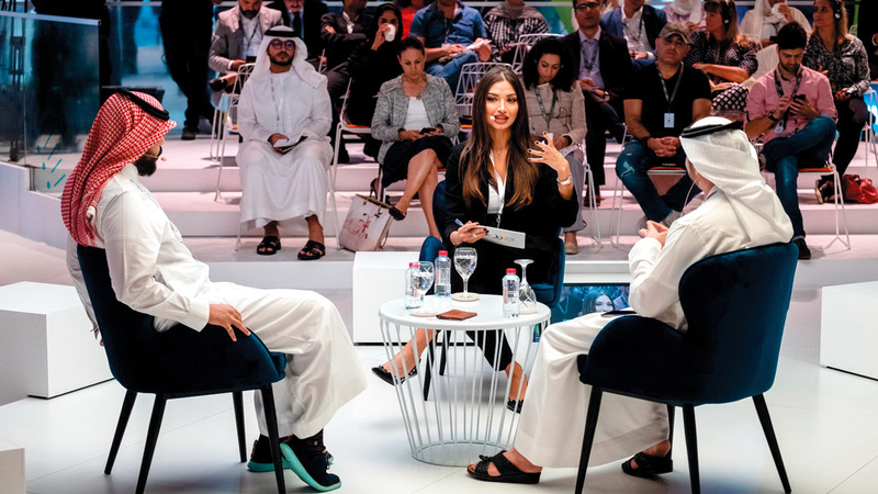 الجلسة ناقشت تأثر البث الإذاعي عبر الوسائط المتعددة.

من المصدر