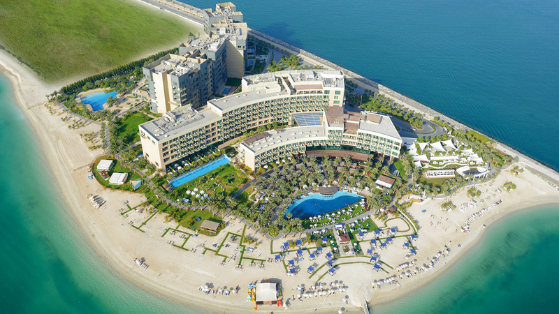 الحمادي أكد أن تسهيلات التأشيرة أسهمت في زيادة عدد الزوار من روسيا والصين إلى الإمارات. أرشيفية