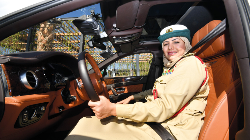 الشرطيات الثلاث، ميثاء وبدور ومريم، رائدات في تجربة شرطية مميزة وجديدة على الفتاة الخليجية تصوير: مصطفى قاسمي