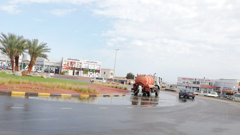 فرق الطوارئ تركز على تتبع الغيوم في مدينة رأس الخيمة لكثافتها السكانية. من المصدر