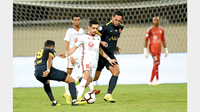 لاعب الشارقة البرازيلي إيغور الأكثر تسجيلاً بست ركلات. تصوير: أسامة أبوغانم