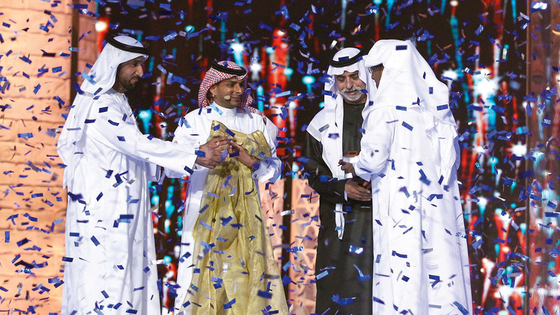 نهيان بن مبارك يتوّج سلطان بلقب «أمير الشعراء». من المصدر