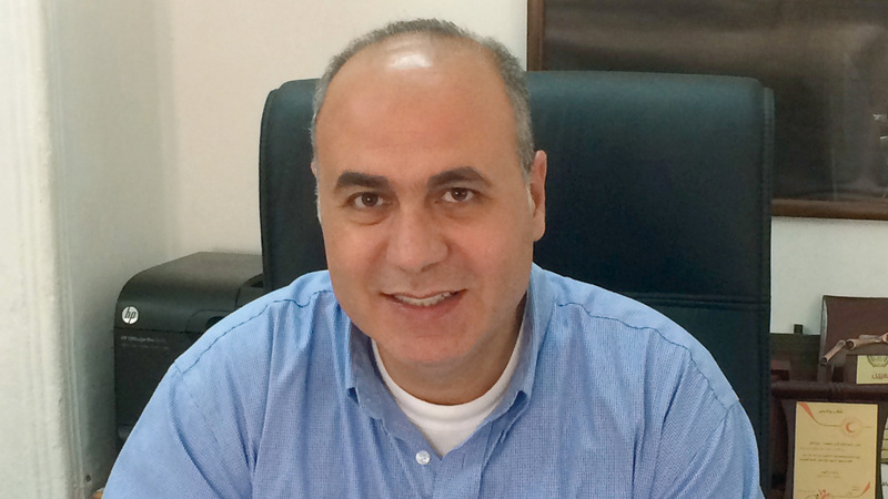 مدير لجنة إعمار الخليل عماد حمدان.  من المصدر