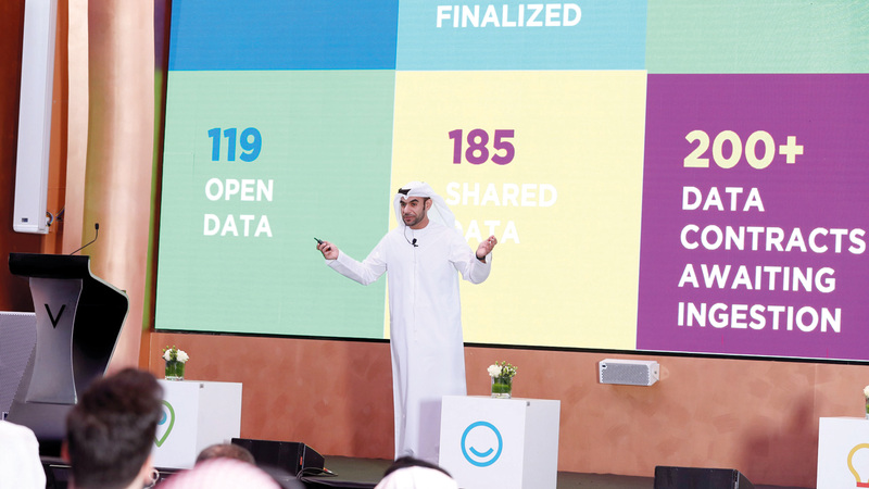 آل ناصر خلال شرح الاستراتيجية الجديدة. من المصدر