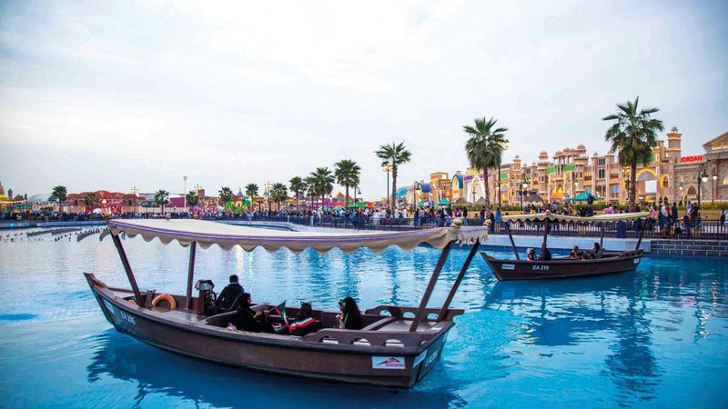 وهبت «القرية العالمية» زوارها فرص التجول والتسوق بين منتجات قارات العالم السبع.

الإمارات اليوم