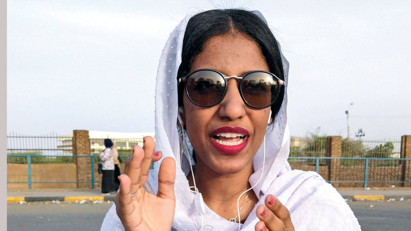 النساء عنصر مهم في الانتفاضة الجماهيرية السودانية. أ.ف.ب
