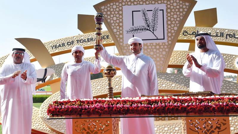 محمد بن مكتوم بن راشد توّج الفائزين في اليوم العاشر للمهرجان. تصوير: أسامة أبوغانم