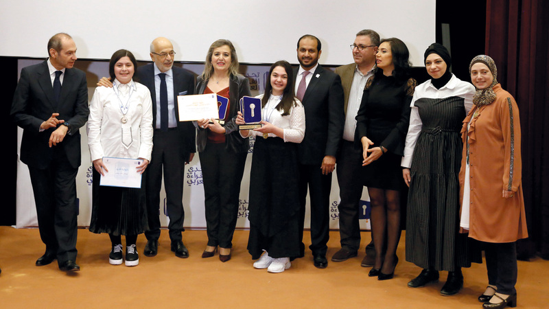 «لبنى» حصدت اللقب بعد منافسة مع أوائل الطلبة الـ 10 الذين بلغوا المرحلة النهائية من مختلف المناطق التعليمية في لبنان. من المصدر