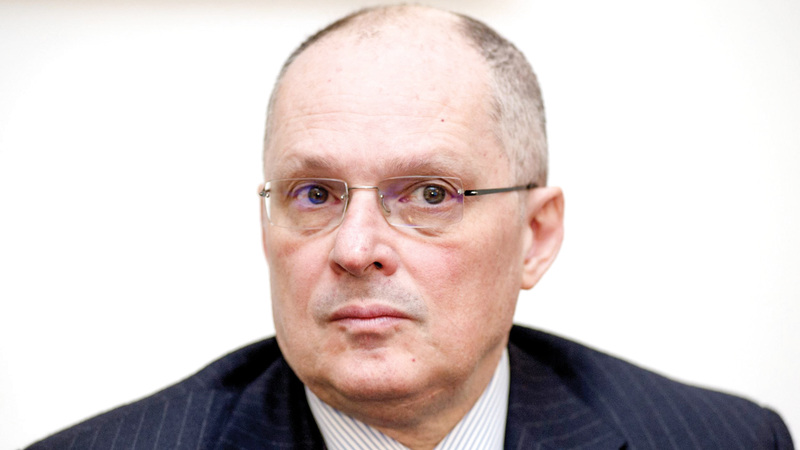 والتر ريكياردي استقال بعد حملة التشكيك الرسمية في اللقاحات. أرشيفية