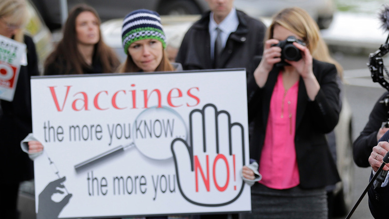 مزاعم كاذبة تتعلق بسلامة اللقاحات تسهم في انتشار الأوبئة. أرشيفية