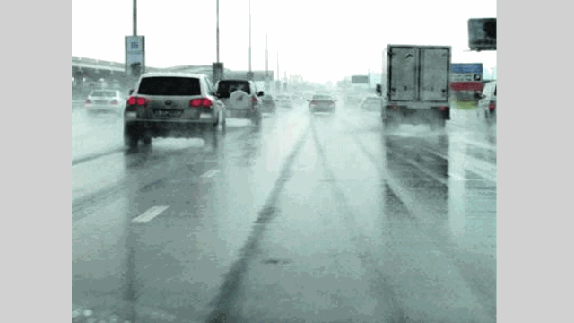 بالفيديو.. هطول أمطار في دبي - الإمارات اليوم