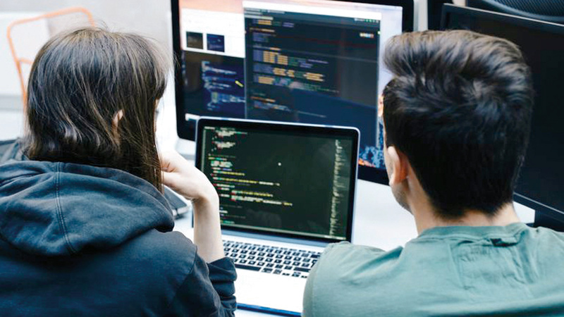 مقارنة بين لغات البرمجة الأكثر طلباً: اختر مسارك الصحيح 2 مقارنة بين لغات البرمجة الأكثر طلباً: اختر مسارك الصحيح