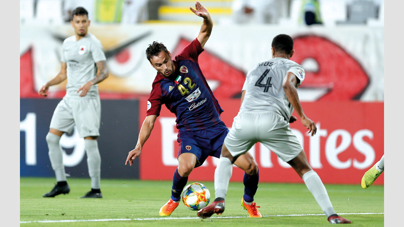 اللاعب البرازيلي ليوناردو قاد الوحدة لفوز كبير. تصوير: نجيب محمد