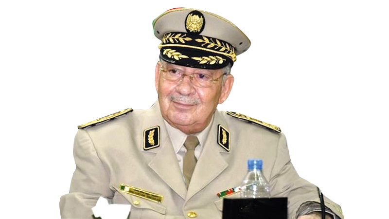 أحمد قايد صالح يشيد بتحرك القضاء لمكافحة الفساد.  أرشيفية
